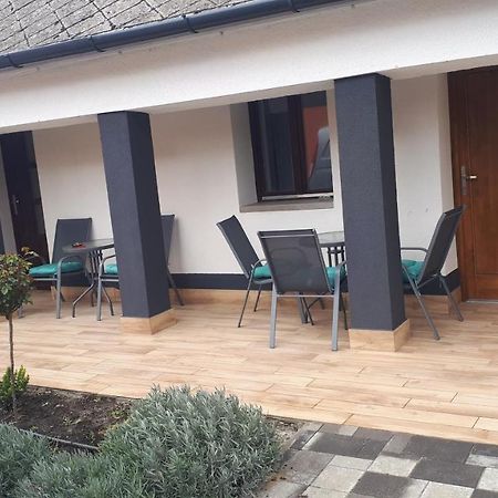 Eden Apartman Hajduszoboszlo Ngoại thất bức ảnh
